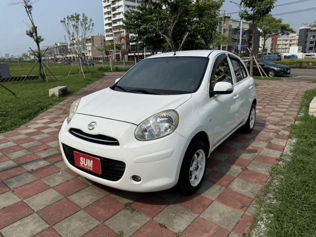 無敵通勤小車 安卓機 倒車顯影 僅跑8萬公里  第1張相片