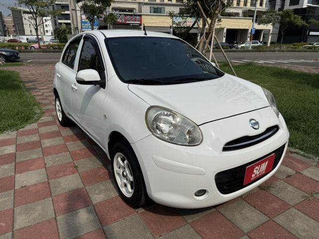 無敵通勤小車 安卓機 倒車顯影 僅跑8萬公里  第2張相片