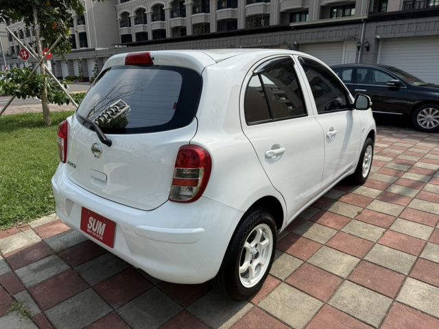 無敵通勤小車 安卓機 倒車顯影 僅跑8萬公里  第3張相片