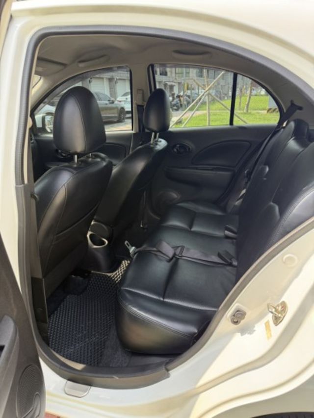 無敵通勤小車 安卓機 倒車顯影 僅跑8萬公里  第6張相片