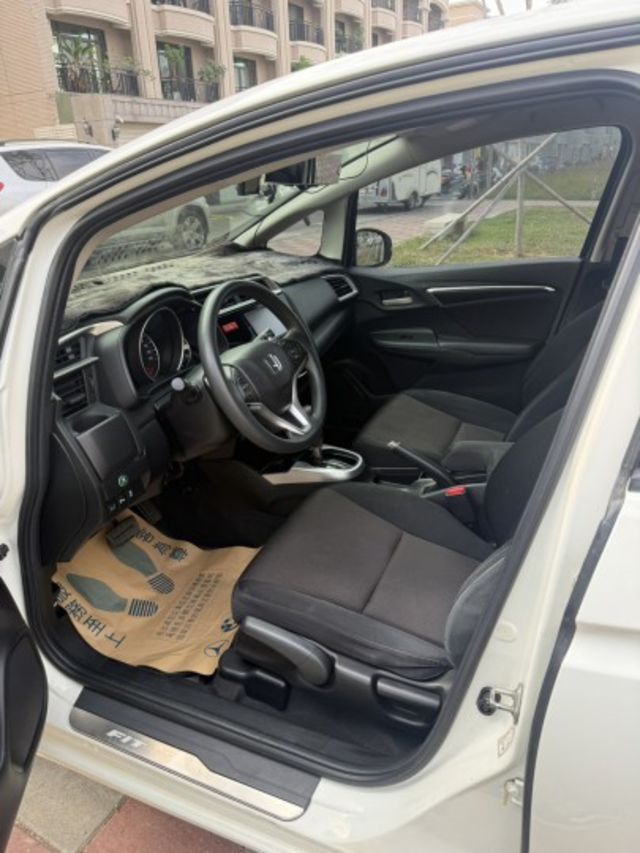 VTI-S版 定速 恆溫 倒車顯影 都會代步車  第5張相片