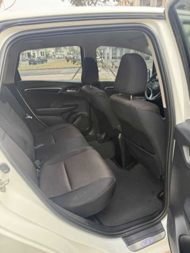 VTI-S版 定速 恆溫 倒車顯影 都會代步車  第7張相片