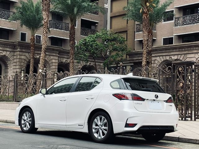 LEXUS凌志 CT200H  第3張相片
