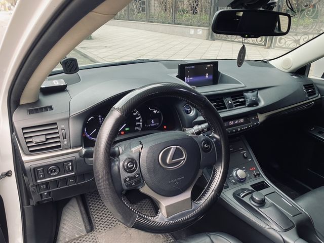 LEXUS凌志 CT200H  第11張相片