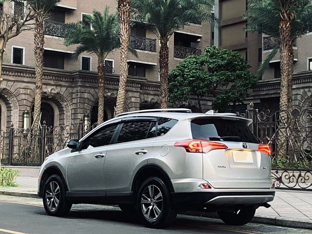 TOYOTA豐田 RAV4  第2張相片