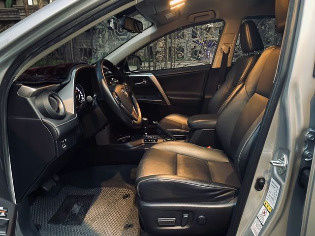 TOYOTA豐田 RAV4  第4張相片