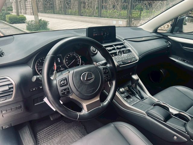 LEXUS凌志 NX200  第7張相片