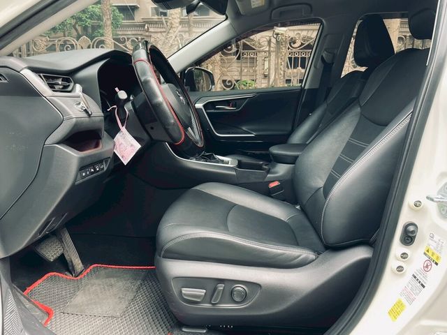 TOYOTA豐田 RAV4  第6張相片