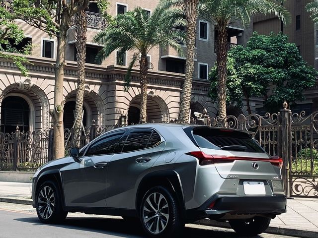 LEXUS凌志 UX200  第2張相片