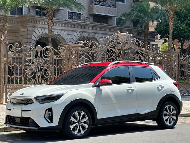 KIA起亞 STONIC  第1張相片