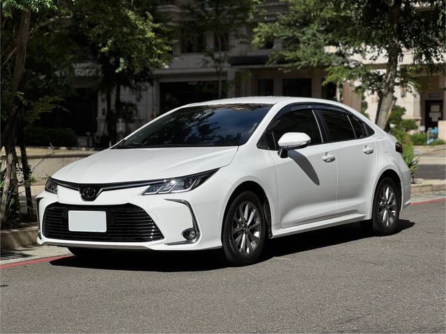 TOYOTA豐田 ALTIS  第1張相片