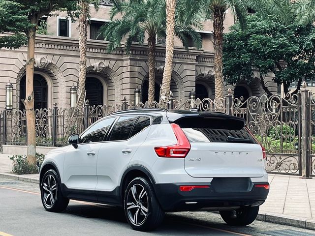 VOLVO富豪 XC40 B5  第2張相片