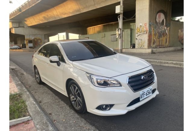 2015 Subaru Legacy 2.5 跑少少  第1張相片