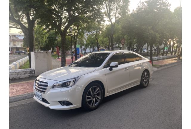 2015 Subaru Legacy 2.5 跑少少  第3張相片