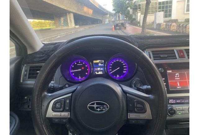 2015 Subaru Legacy 2.5 跑少少  第9張相片