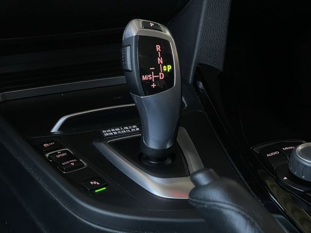 BMW寶馬 318I LUXURY  第6張相片