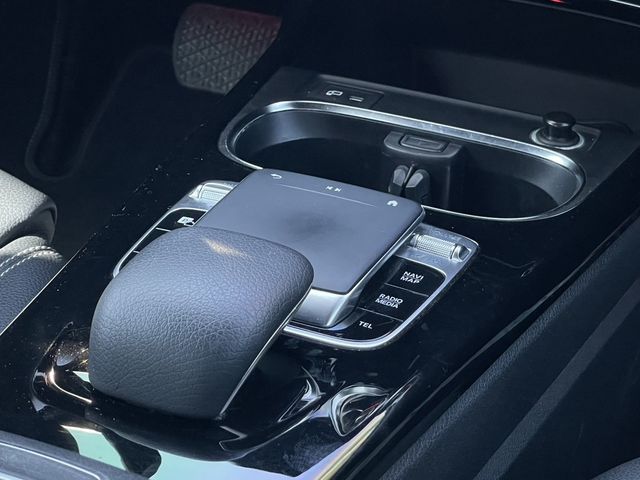 M-BENZ賓士 A180  第9張相片