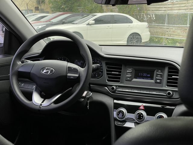 HYUNDAI現代 ELANTRA  第5張相片