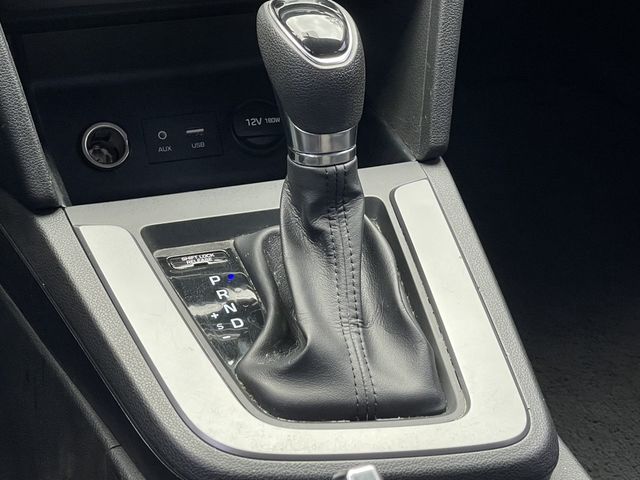 HYUNDAI現代 ELANTRA  第7張相片