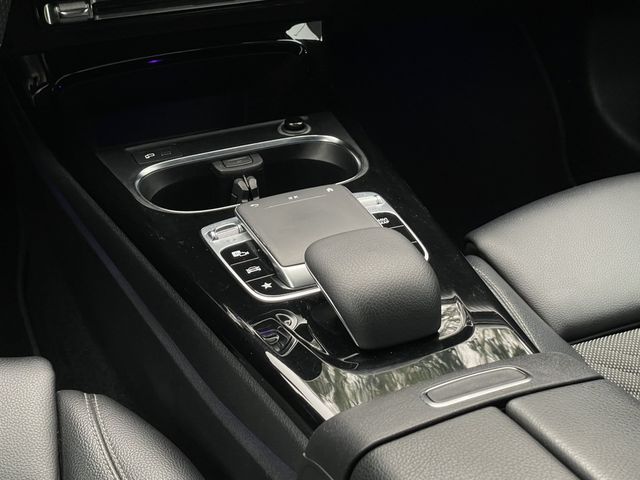 M-BENZ賓士 A180  第7張相片