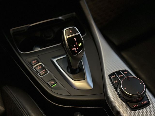 BMW寶馬 120I  第6張相片