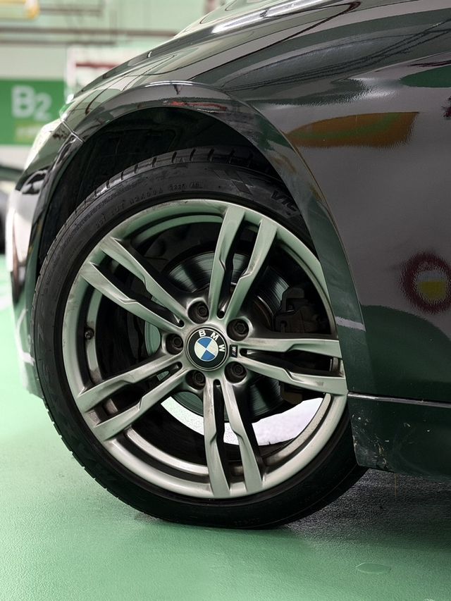 BMW寶馬 318D SEDAN  第6張相片