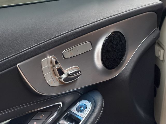 M-BENZ賓士 C300 COUPE  第7張相片