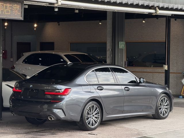 BMW寶馬 320I  第2張相片