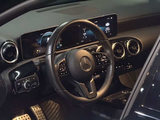 M-BENZ賓士 A180  第5張相片