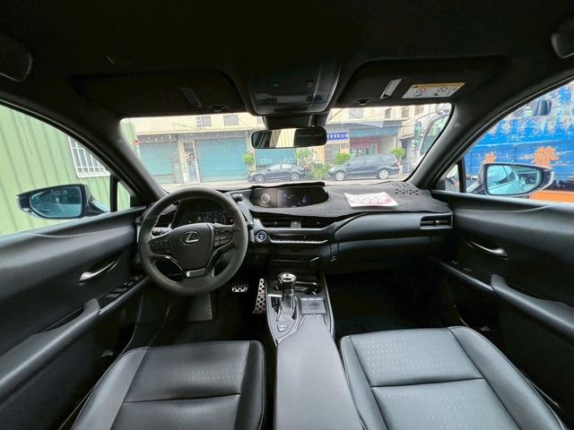 LEXUS凌志 UX250H  第3張相片