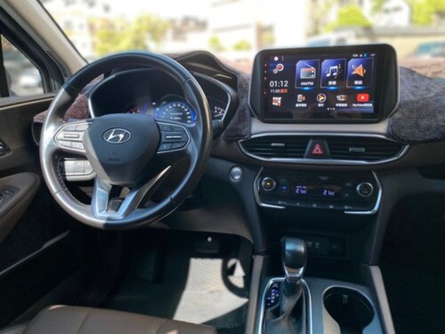 HYUNDAI現代 SANTA FE  第4張相片