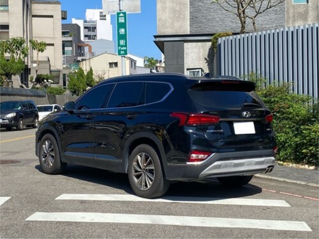 HYUNDAI現代 SANTA FE  第16張相片