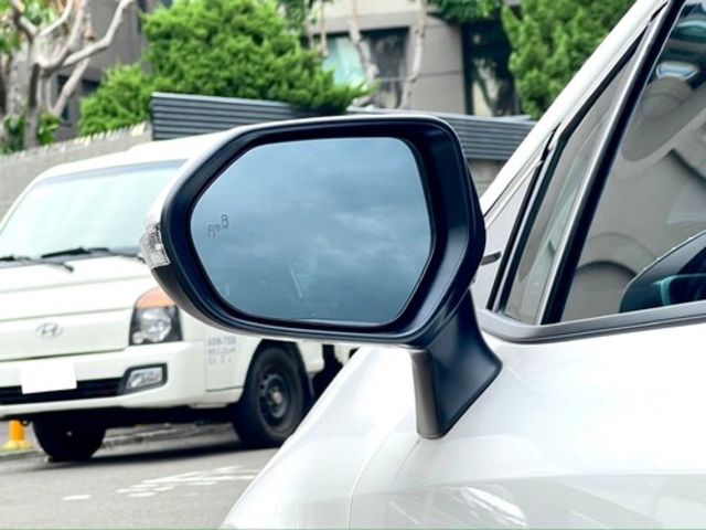 TOYOTA豐田 COROLLA ALTIS HYBRID  第3張相片