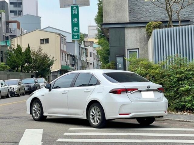 TOYOTA豐田 COROLLA ALTIS HYBRID  第14張相片
