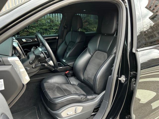 PORSCHE保時捷 CAYENNE  第4張相片