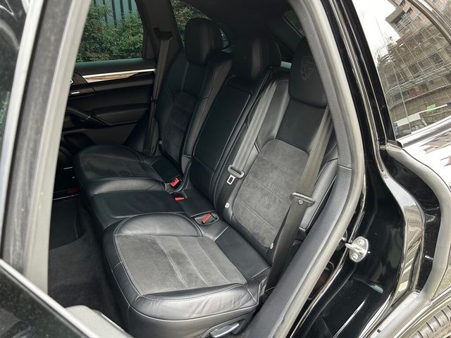 PORSCHE保時捷 CAYENNE  第13張相片