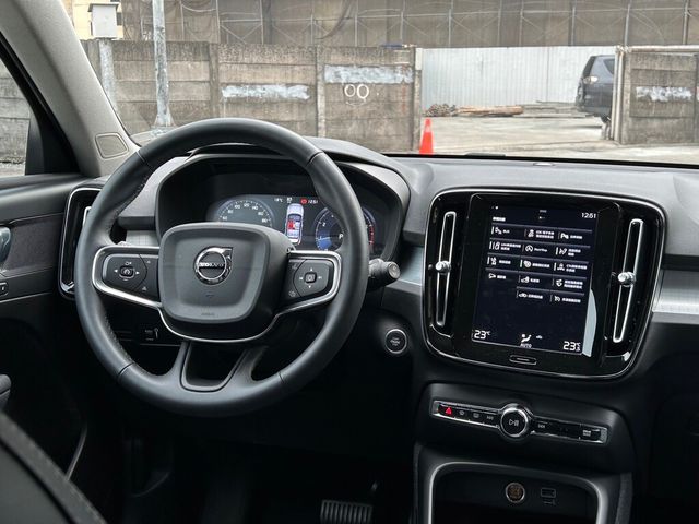 VOLVO富豪 XC40  第6張相片