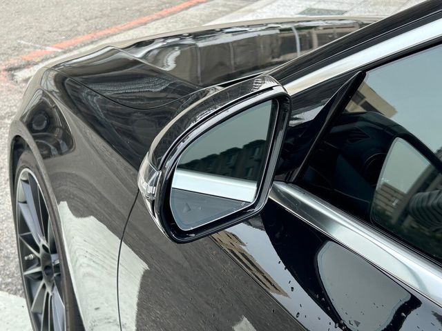 M-BENZ賓士 E300  第2張相片