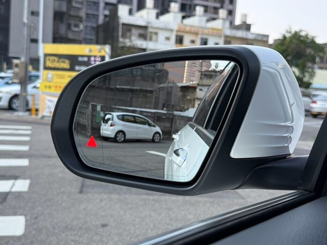 M-BENZ賓士 GLC250  第5張相片