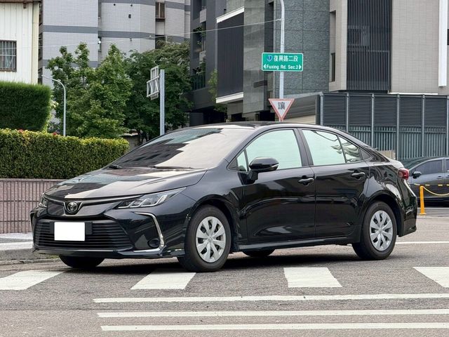 TOYOTA豐田 ALTIS  第1張相片