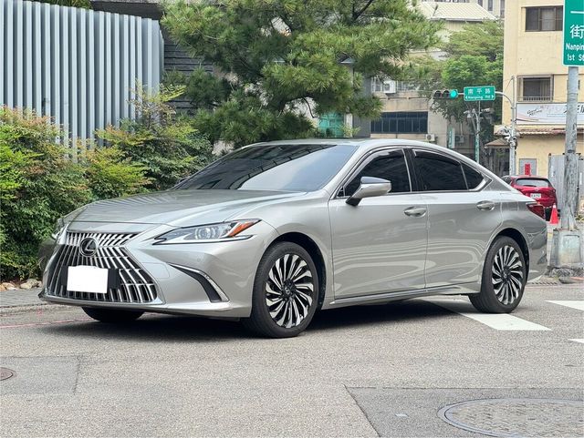 LEXUS凌志 ES200  第1張相片