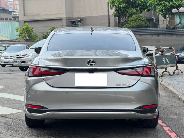 LEXUS凌志 ES200  第4張相片