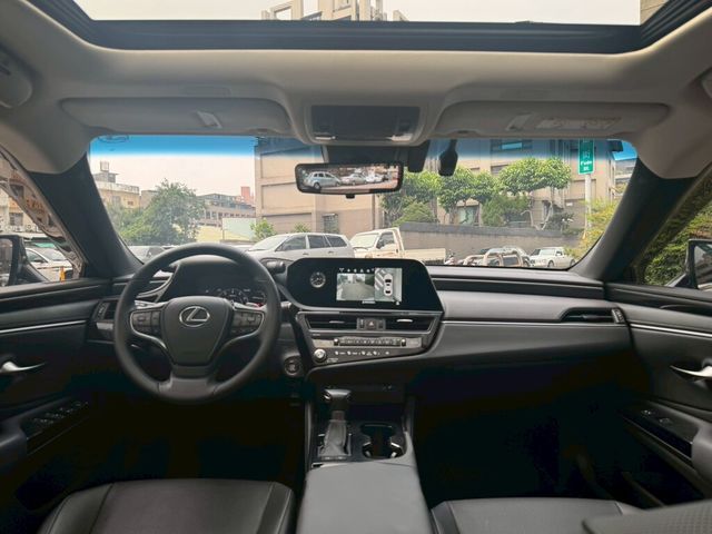 LEXUS凌志 ES200  第7張相片