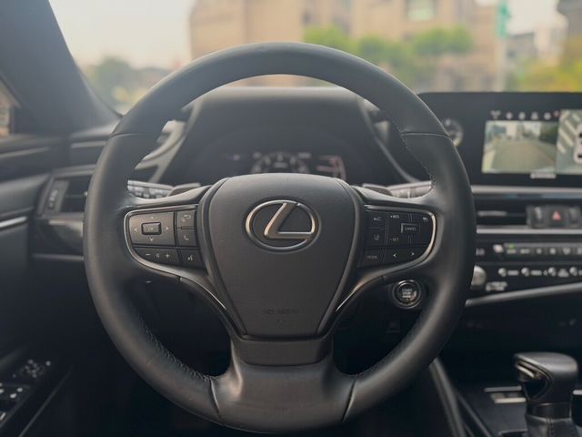LEXUS凌志 ES200  第8張相片
