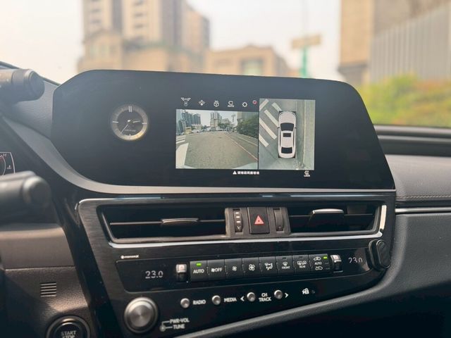 LEXUS凌志 ES200  第10張相片