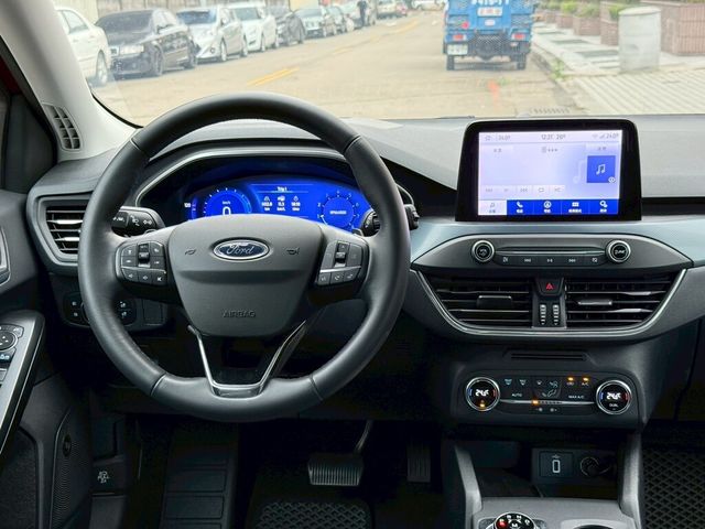 FORD福特 FOCUS ACTIVE  第8張相片