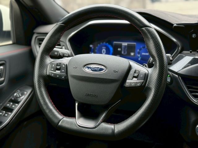 FORD福特 KUGA  第14張相片