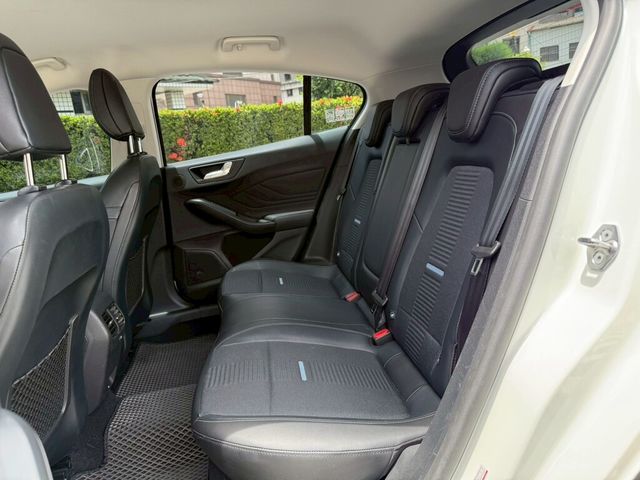 FORD福特 FOCUS ACTIVE  第19張相片