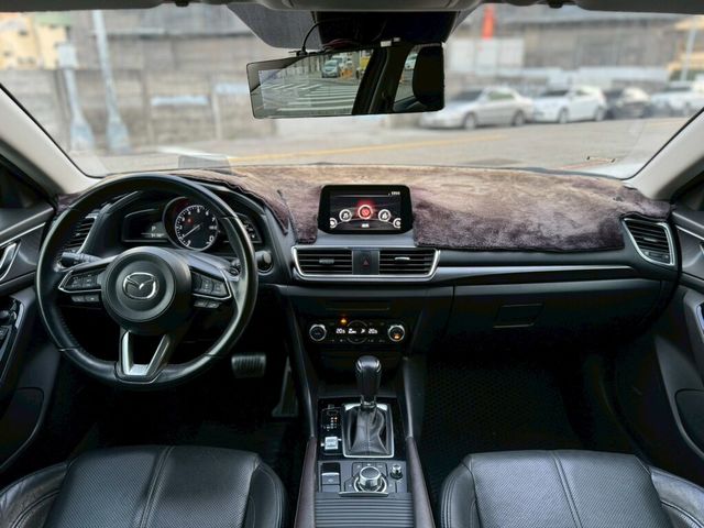 MAZDA馬自達 MAZDA 3  第13張相片
