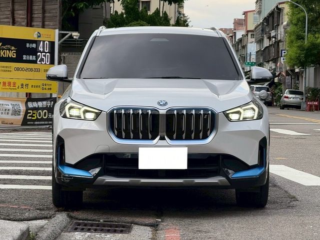 BMW寶馬 IX1 XDRIVE30  第3張相片